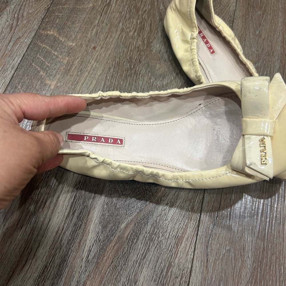Prada Cream Patent Leather Bow Flats - Picture 3 of 5